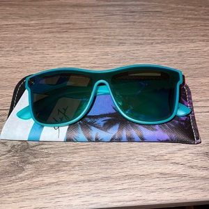 💚 BLENDERS TORREALBA BEACH SUNGLASSES 💚